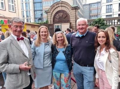 von links nach rechts: Heinz Riesenhuber, Birgit Weckler, Petra Farr, Willes Bender, Malika Amanbaeva